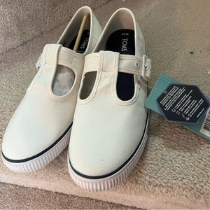 TOMS ortholite slip ons new